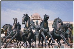 阿波羅銅馬戰(zhàn)車(chē)銅雕塑