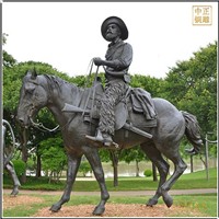 戶(hù)外騎馬人物銅雕像